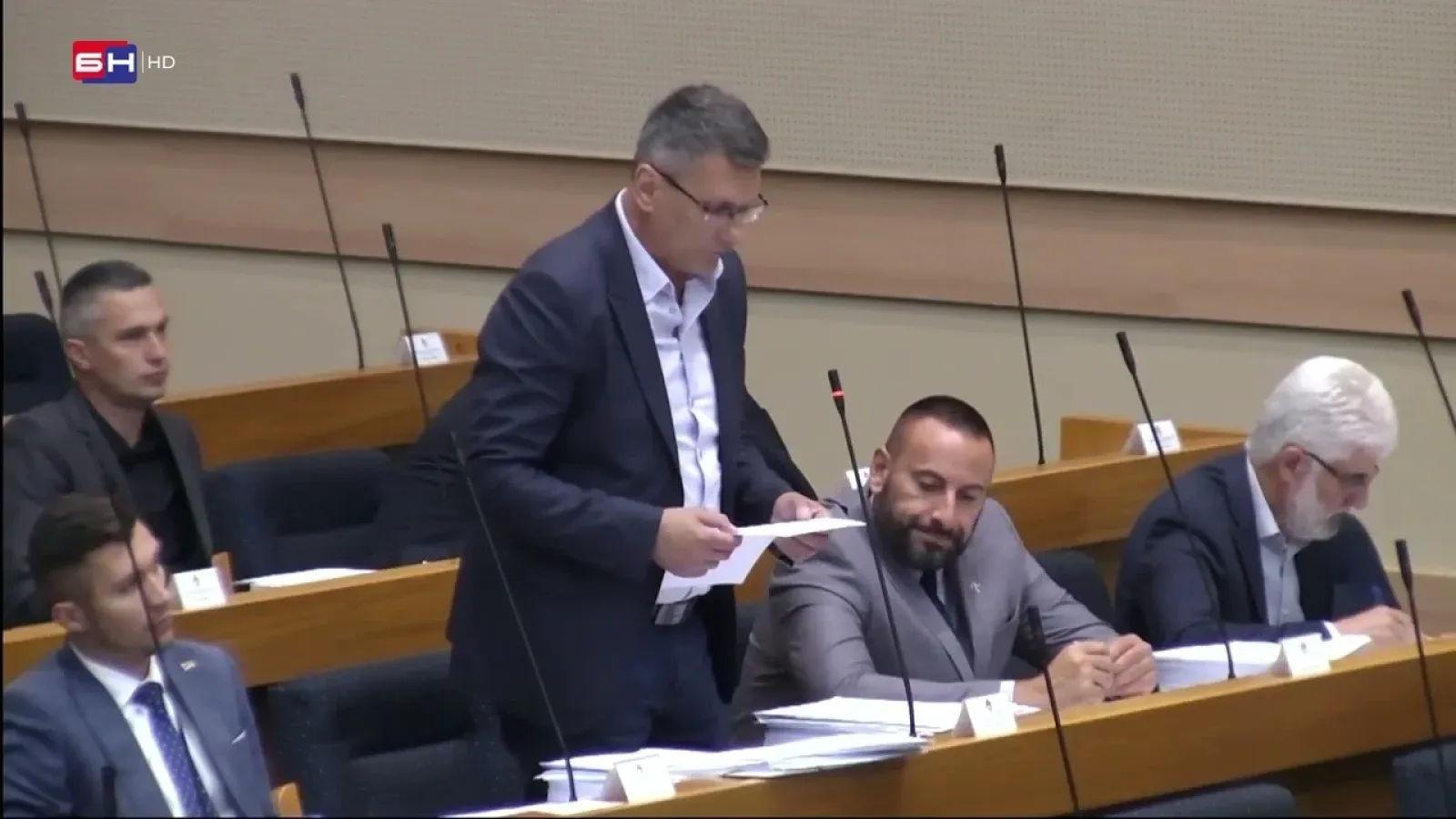 Galić: Naravno da Mazalici nije u cilju da se razvrsta topli obrok i regres jer ima platu 6 hiljada!