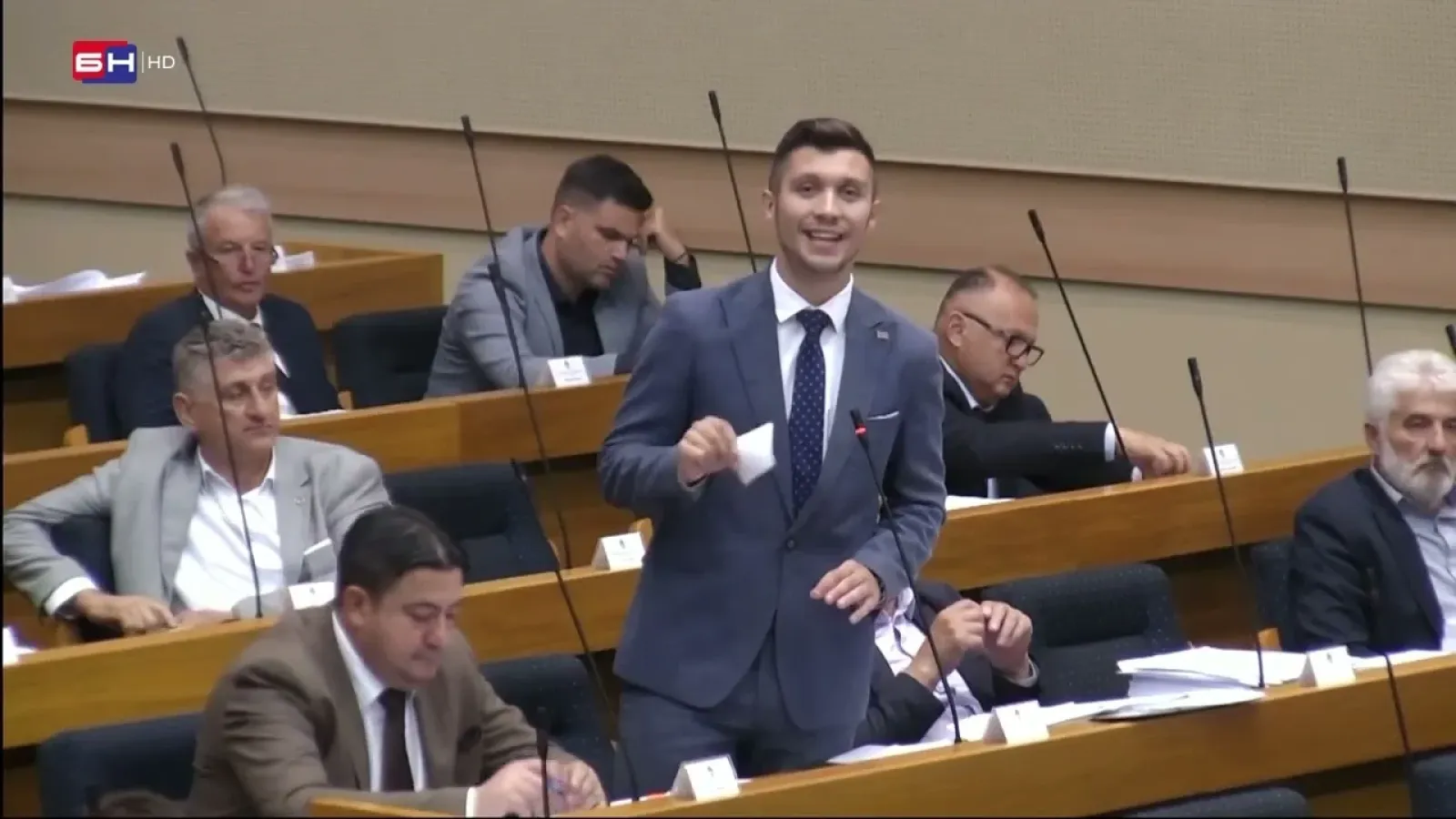 Kresojević: Republika Srpska nema investicije, samo dugove i to u jednoj godini od 4 milijarde KM!