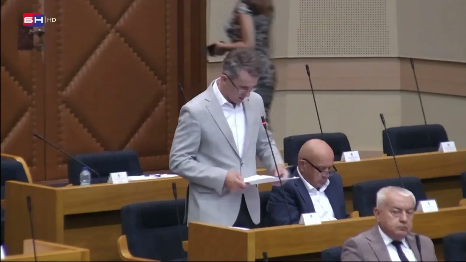 Dubravac: Simboli ustaške ideologije vrijeđaju nacionalna osjećanja drugih naroda