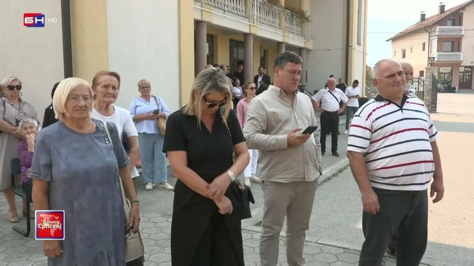 DANAS U SRPSKOJ: Drvenim čamcem od Beograda do Gradiške! Ambrozija  je najčešće uzročnika alergija!