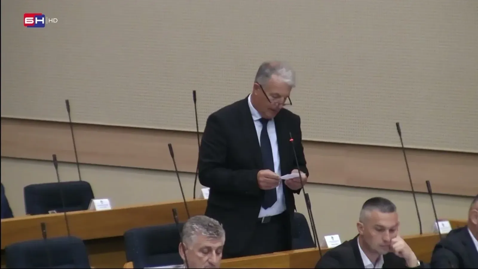 Glamočak: Da u ovoj državi ima vladavine prava, vlada ne bi smjela ni predložiti ovoliko zaduženje