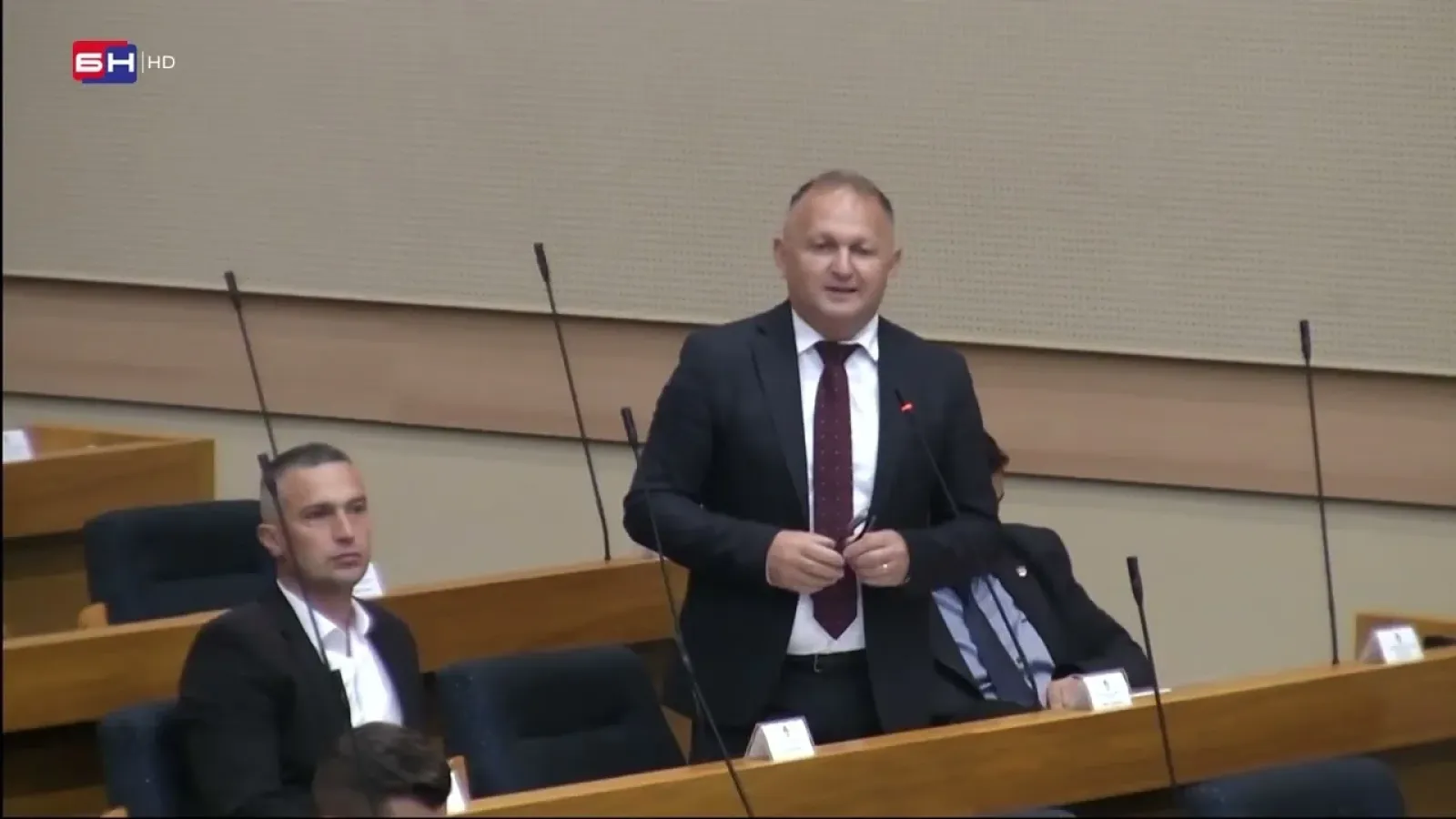 Tomica Stojanović: Skraćenje pripravničkog staža sa godine dana na šest mjeseci je greška!