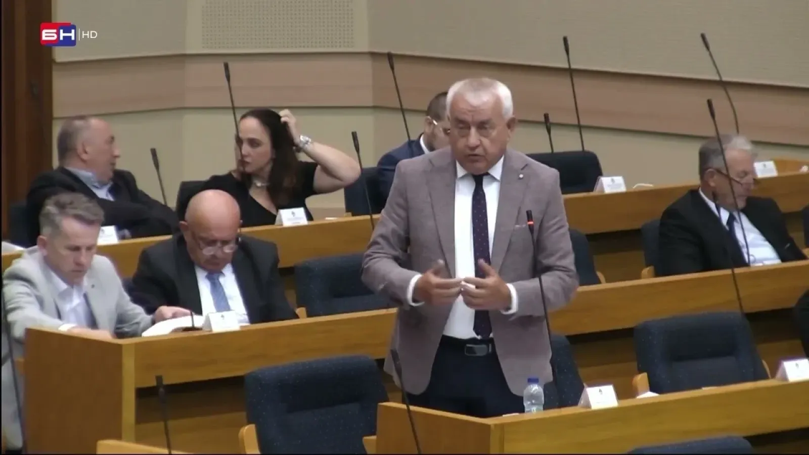 Mihaljica: Mi smo narodni poslanici, a ne udruženje bilo koje struke