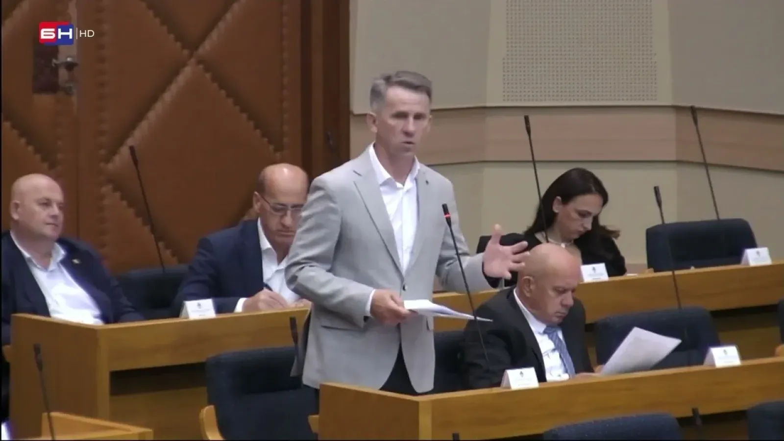 Dubravac: Vladi ne treba davati zasluge za poboljšanje zakona, jer može i mora bolje!