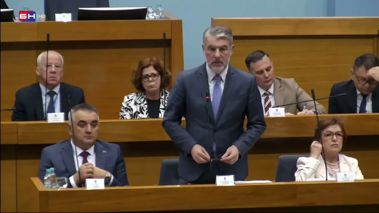 Galić pita ministra Šeranića: Koliki su troškovi za tuđu njegu i pomoć?