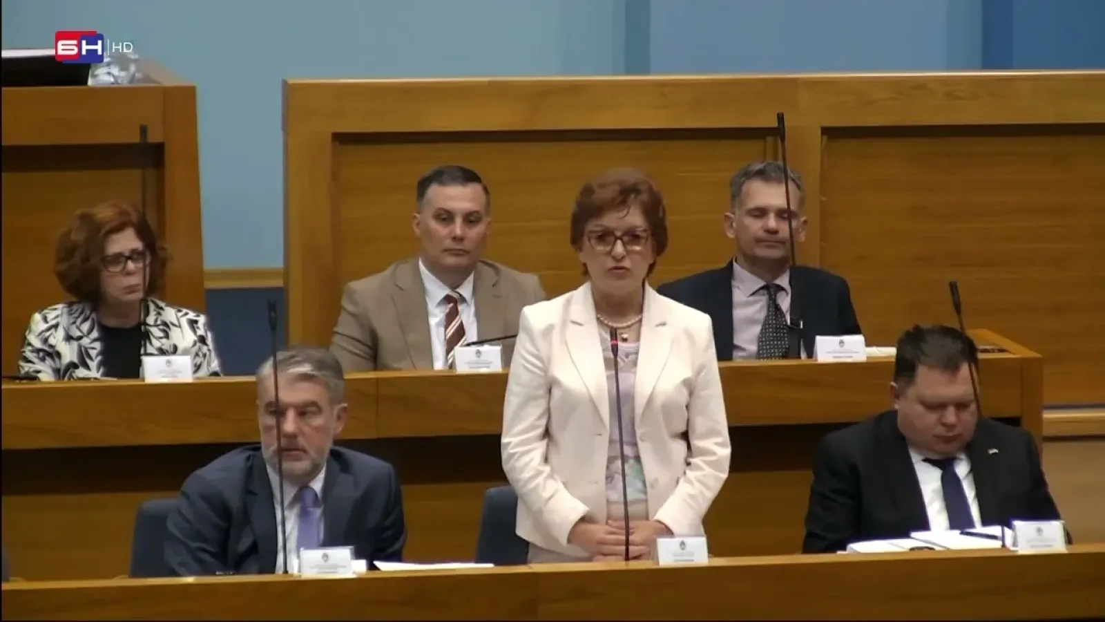Kresojević pita Zoru Vidović: Da li penzioneri pune budžetske rupe?