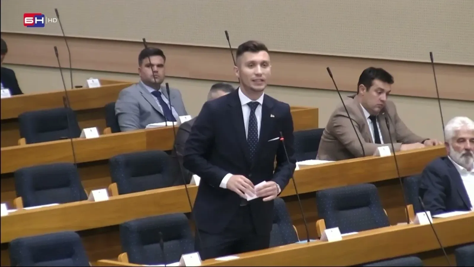 Kresojević: Zakoni se moraju donositi u skladu sa Ustavom