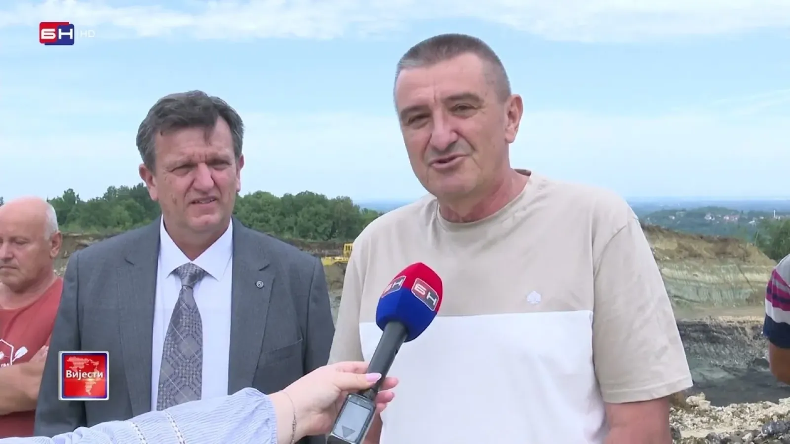Predsjednik SDS-a Branko Blanuša razgovarao sa mještanima sela koja graniče sa kopom RiTE Ugljevik