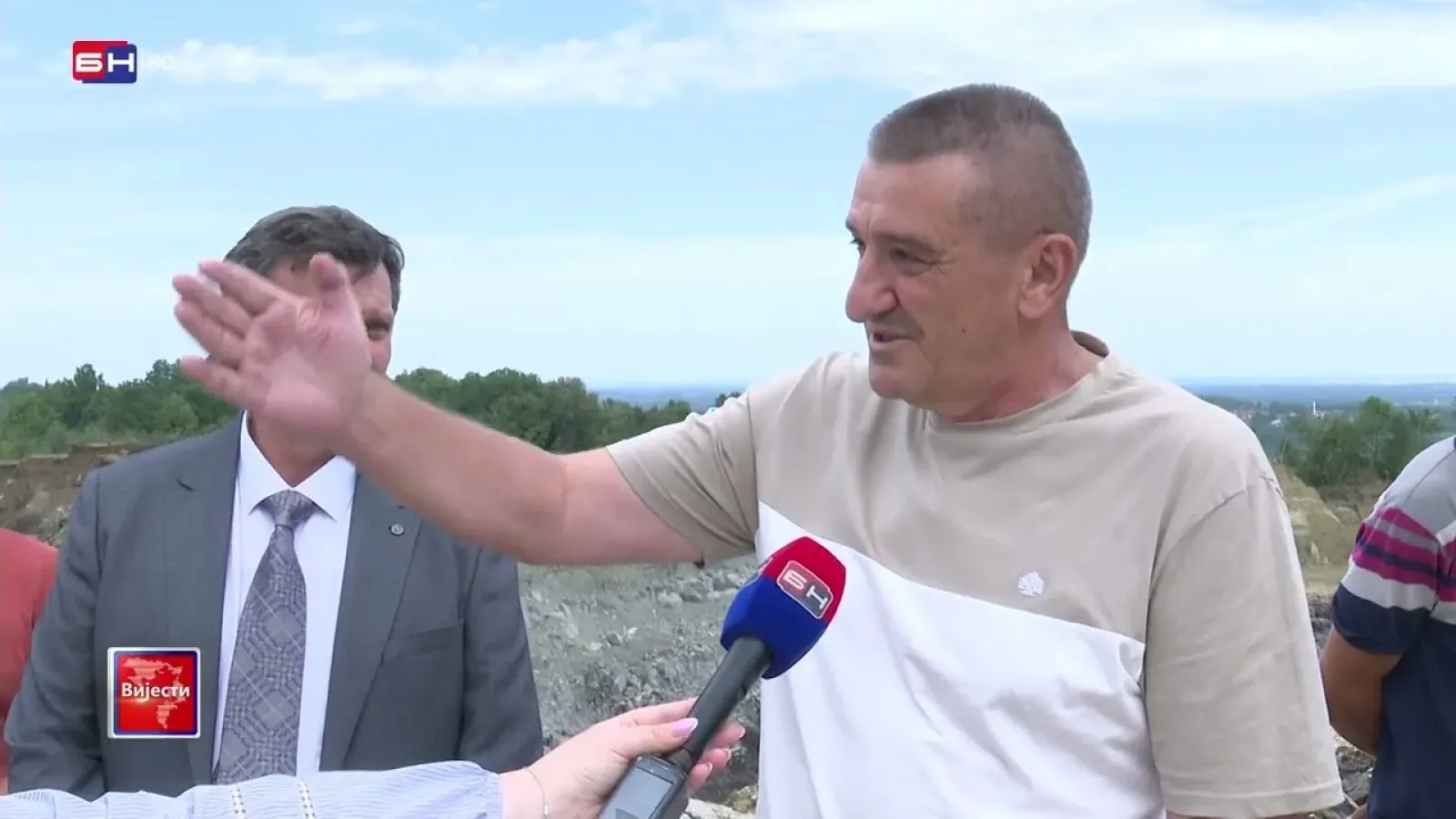 DANAS U SRPSKOJ: Branko Blanuša razgovarao sa mještanima sela koja graniče sa kopom RiTE Ugljevik