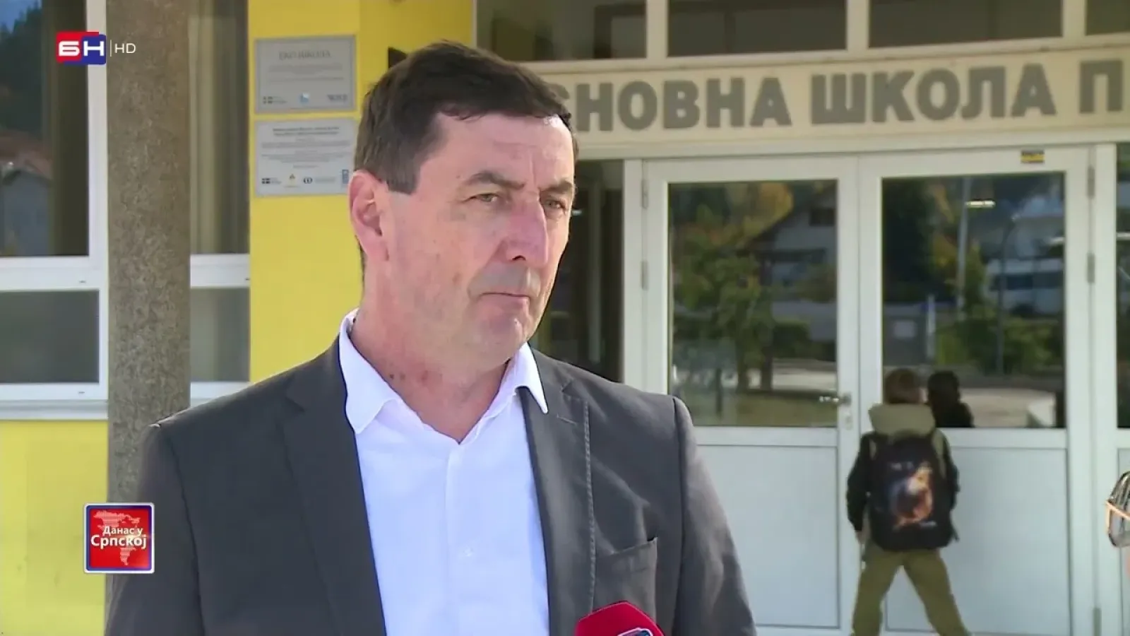 Osnovna škola "Pale" prva u Srpskoj zabranila je upotrebu mobilnih telefona u školi prije pet godina