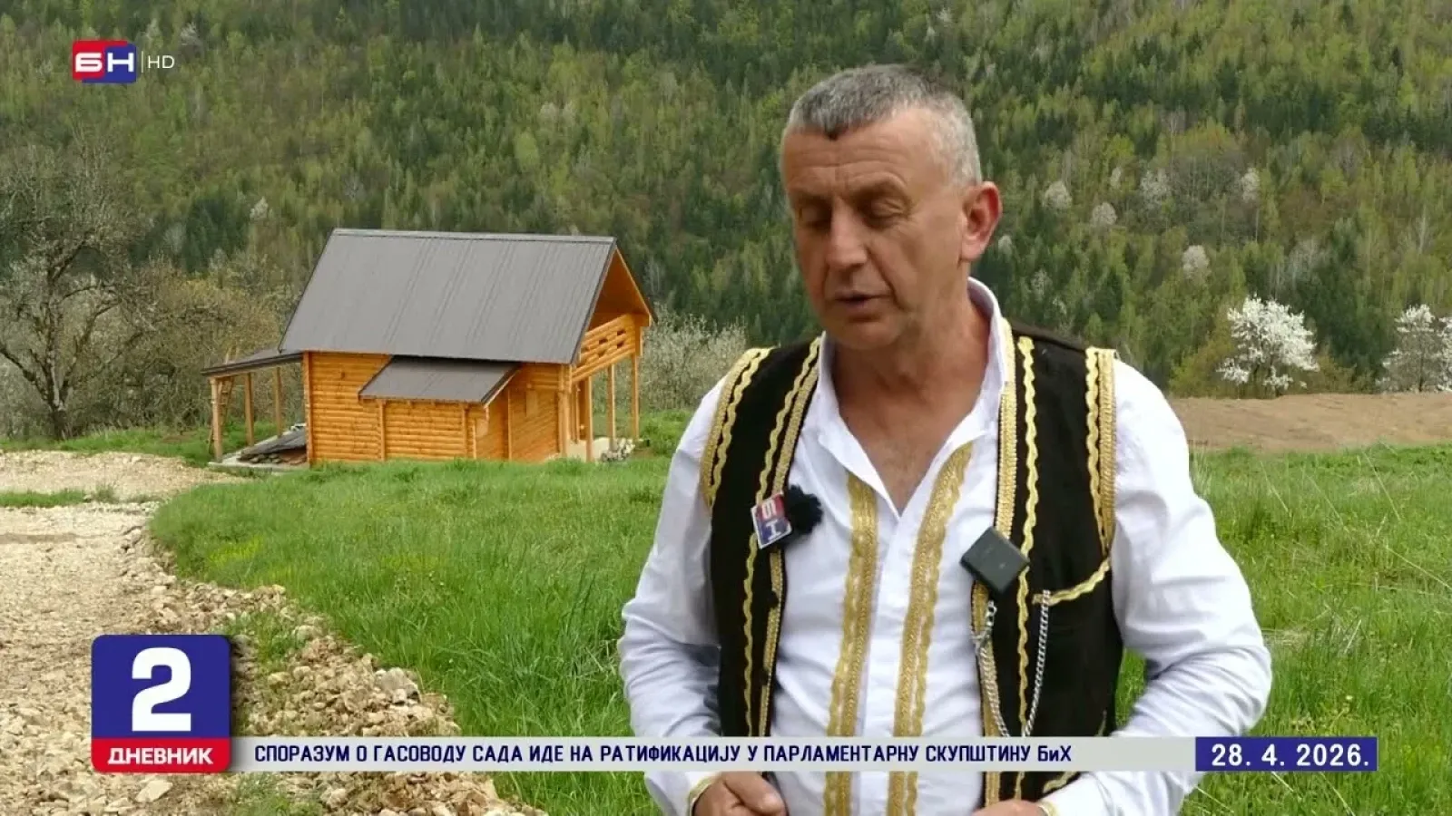 Milenko Toroman, iz sela Bučje kod Priboja, besplatno dijeli placeve kako bi oživio napušteno selo
