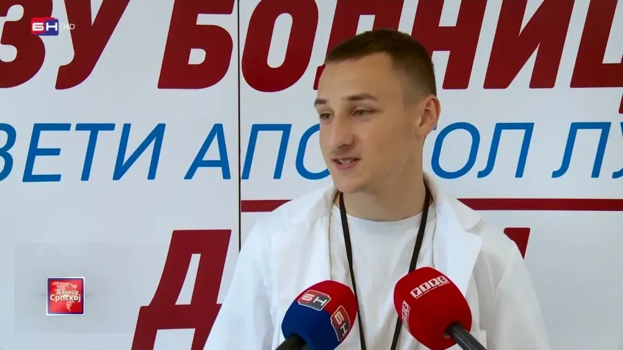 Лијеп гест у Добоју: Ученик пронашао новчаник и вратио га власнику