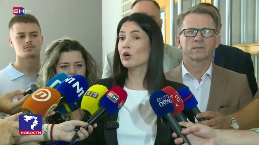 Narodni front na čelu sa Jelenom Trivić predao liste