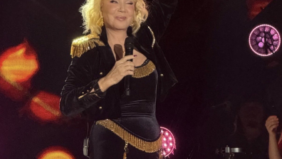 Лепа Брена одржала концерт за памћење у Тузли