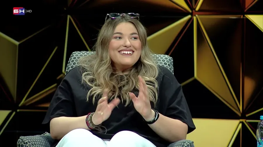 Valentina Matić, Dragan Đurić, Olja Babić, Aco Krulj, Jovana Tomić i Neven Petrović || PRED FAJRONT