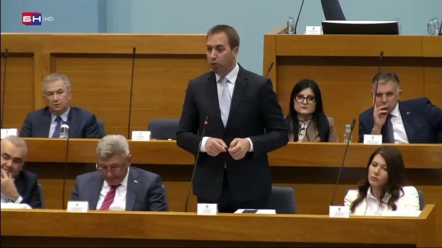 Savanović pita Selaka: Zašto se ne izvršava pravosnažna presuda Vrhovnog suda u selu Podnovlje?