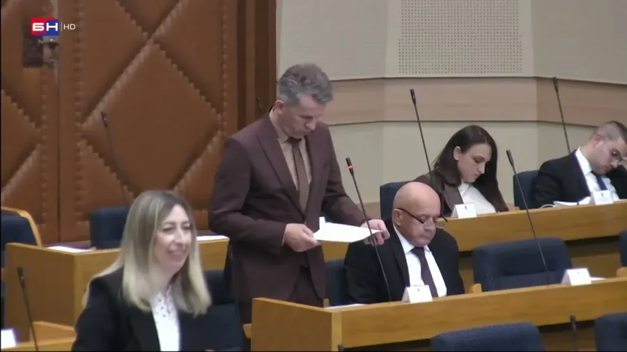 Dubravac: Sve odluke SNSD-a i ove vlasti puni njihove privatne džepove i uništavaju Republiku Srpsku