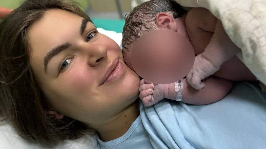 Честитке: Има 27 година, а већ је мајка петоро дјеце