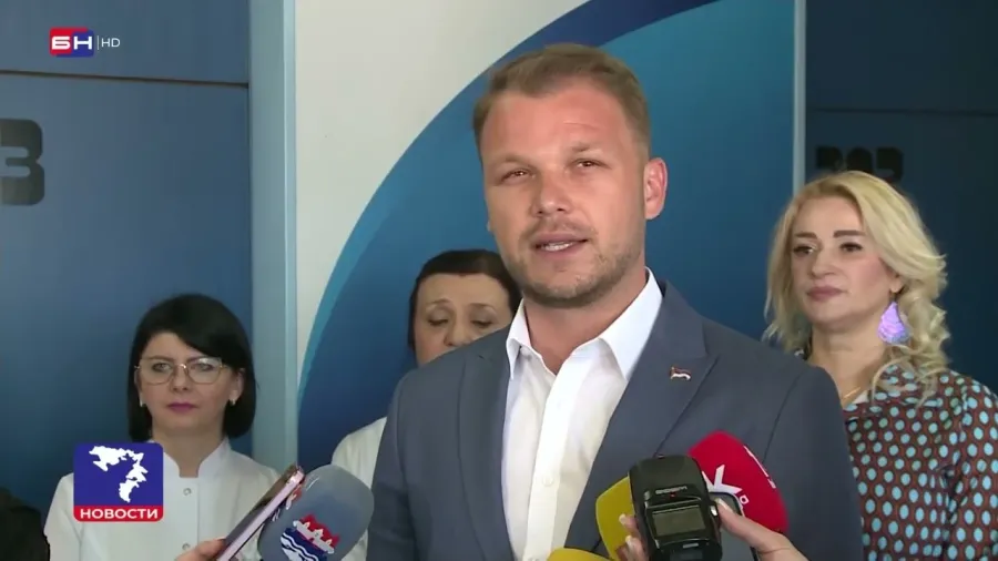 Драшко Станивуковић даровао прворођену бебу на Дан града Бањалуке