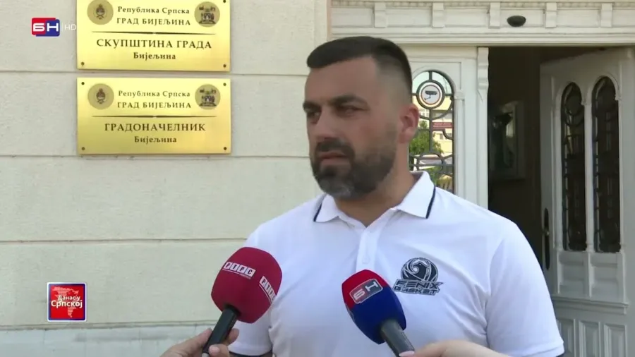 KK “FENIKS BASKET“ PROTESTUJE U BIJELJINI: 545 dana bez isplate iz budžeta